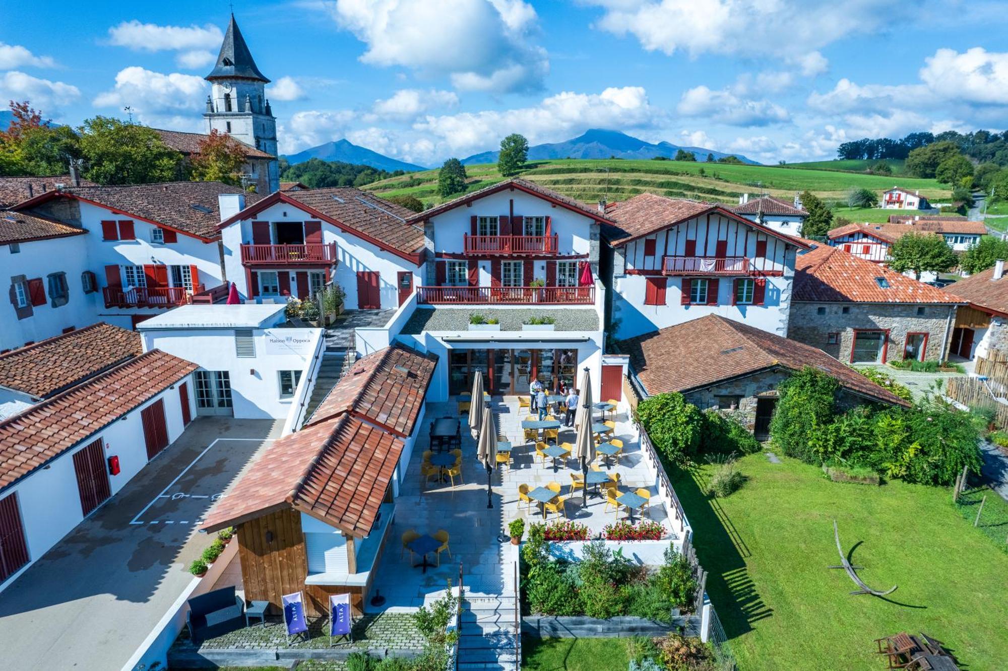 Restaurant & La Maison Oppoca Hotel