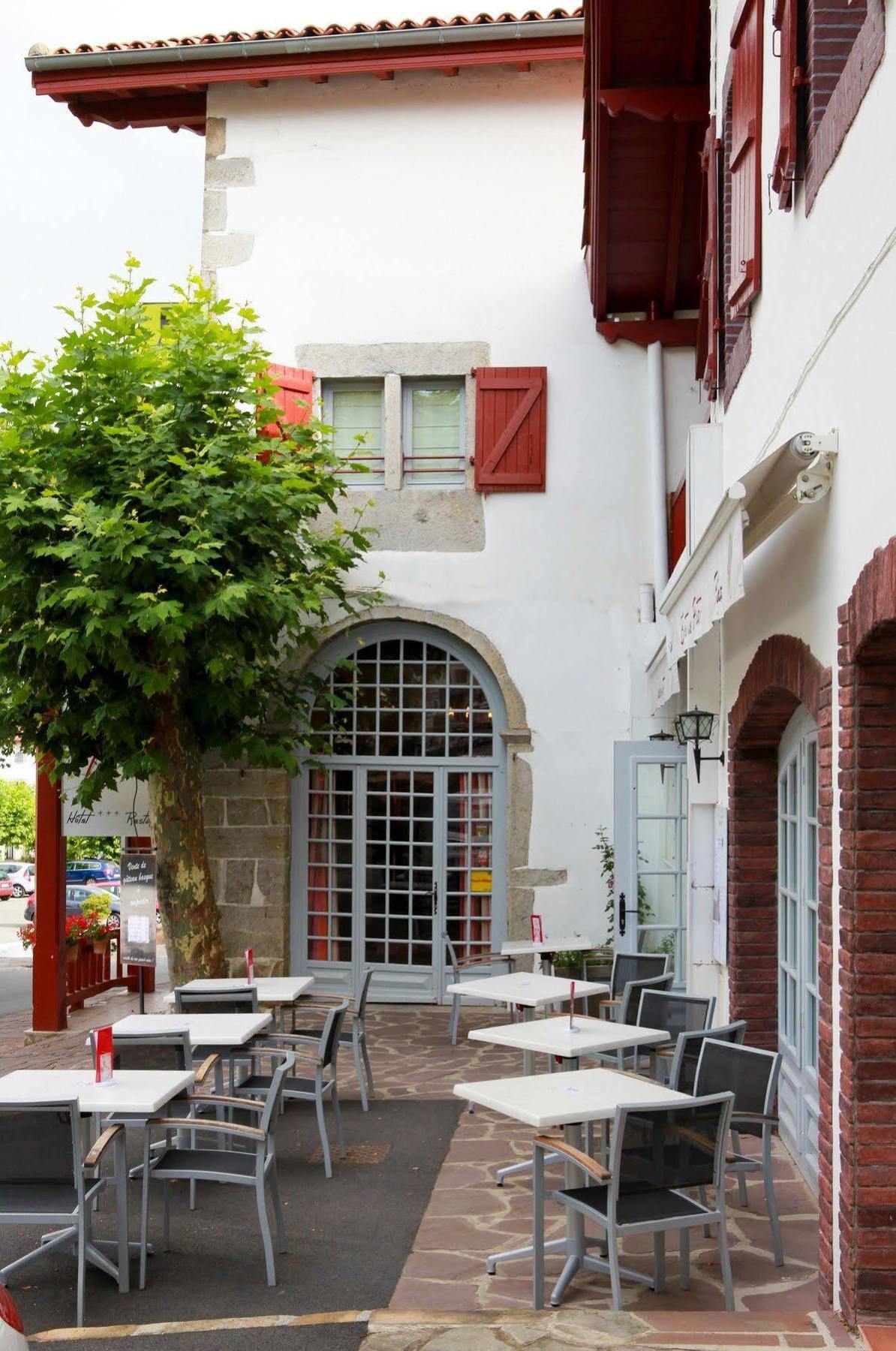 Hotel Restaurant & La Maison Oppoca Aïnhoa